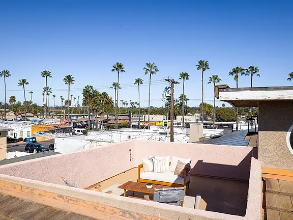 Rooftop perch over South Oceanside